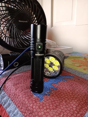 If you want LONG RUN TIME at HIGH LUMENS - GET THIS LIGHT!