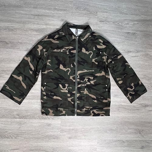 Lightweight, comfortable, casual jacket with and oversized fit and cute style