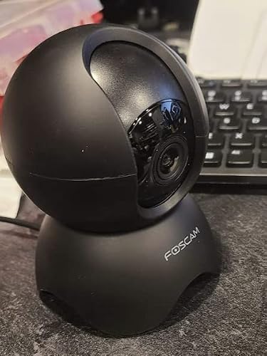 Image Quality is great and zoom is smooth... but unfortunately, that's where it stops.